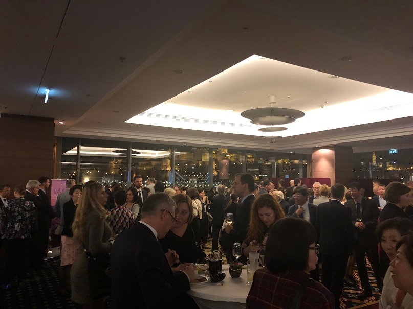 写真：満員の会場