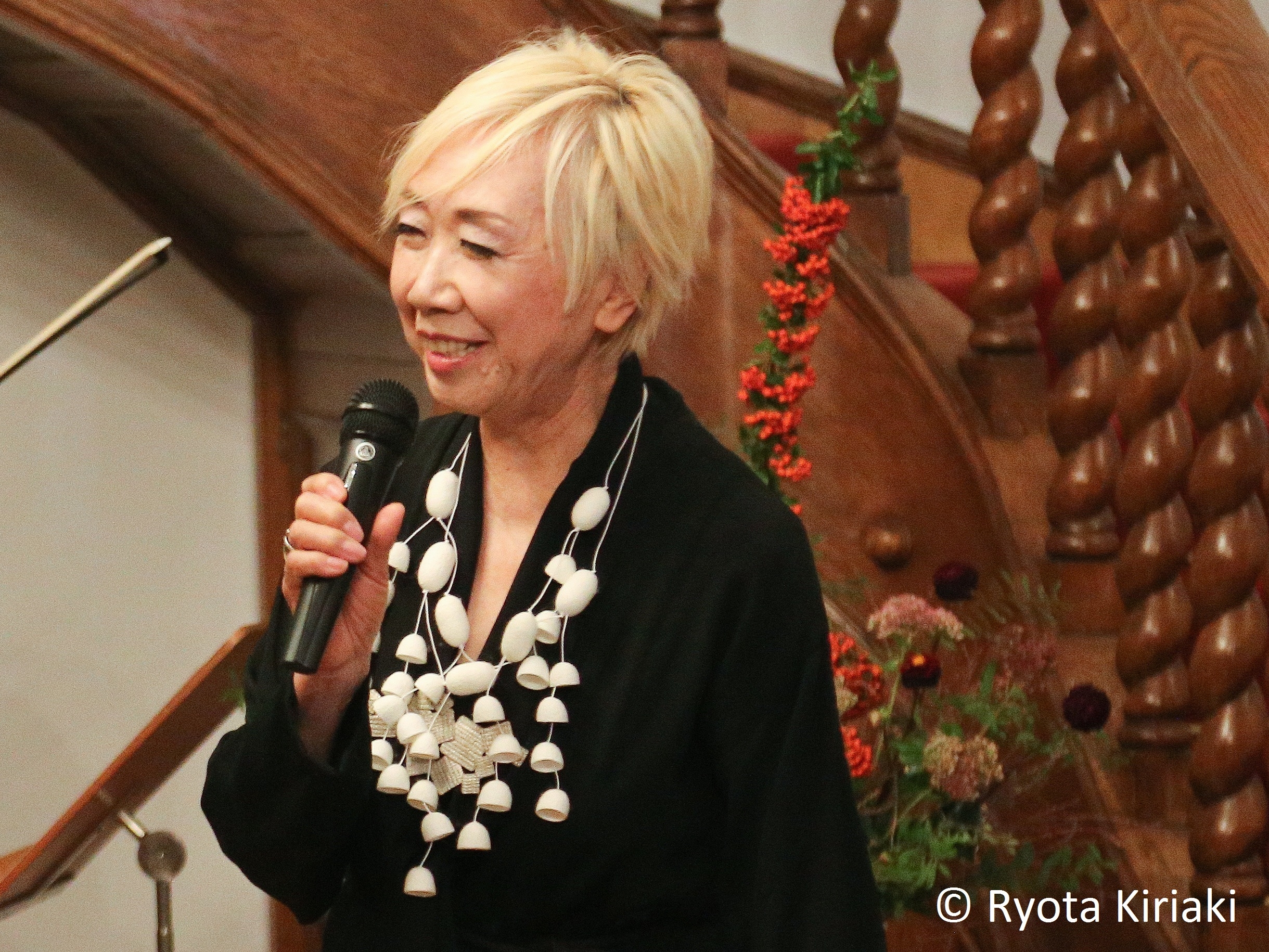 Kobayashi Eiko, a BE JAPON igazgatója beszédet mond