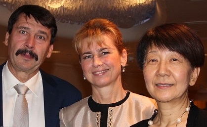 佐藤大使とアーデル大統領ご夫妻