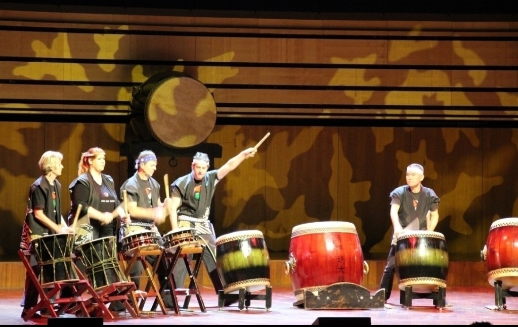 清帰途太鼓の演奏(2)