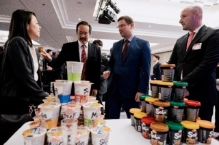日系企業の展示【写首: 首相府】